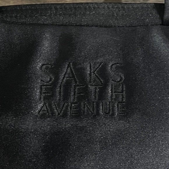 Saks Fifth Ave Cosmetic Bag - Picture 3 of 8